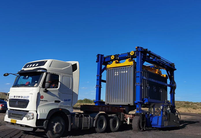 Container Straddle Carrier