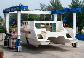 mobile yacht crane